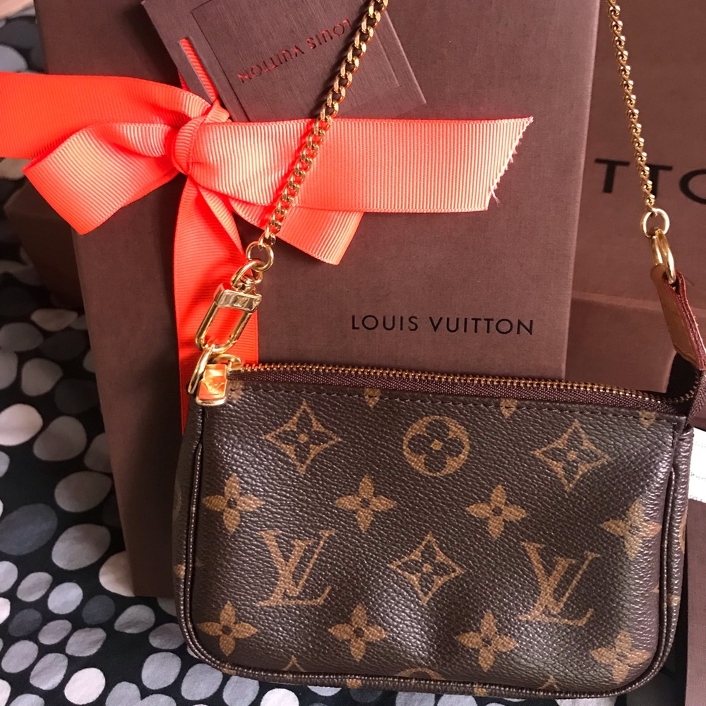 LV monogram mini pochette